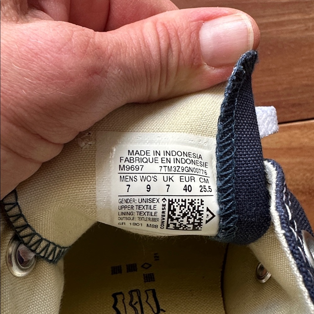 Converse Navy Sneakers Women’s 9 - Picture 6 of 7